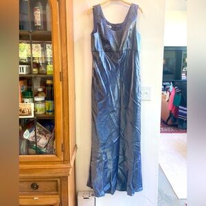 Patra perfect dress size 14. Pewter lame’ sleeveless with beads. See close ups.